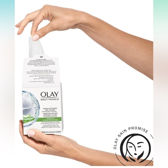 OLAY Daily Facials Water-Activated Cloths - Sensitive Clean - Picture 2 of 2